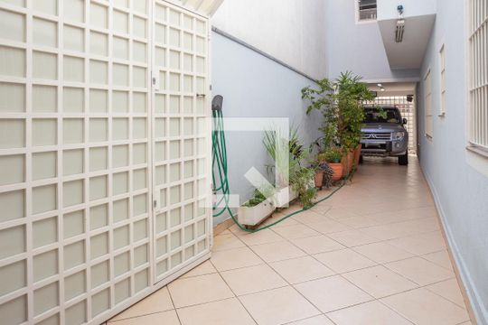 Garagem de casa à venda com 3 quartos, 270m² em Pompeia, São Paulo