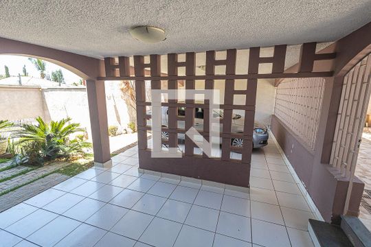 Vagas de garagem de casa à venda com 4 quartos, 469m² em Bandeirantes (pampulha), Belo Horizonte