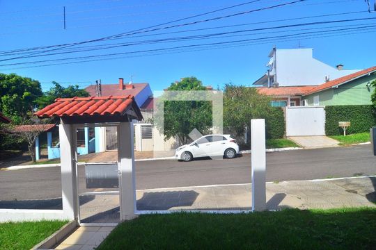 Vista Sala de casa à venda com 4 quartos, 280m² em São José, Canoas