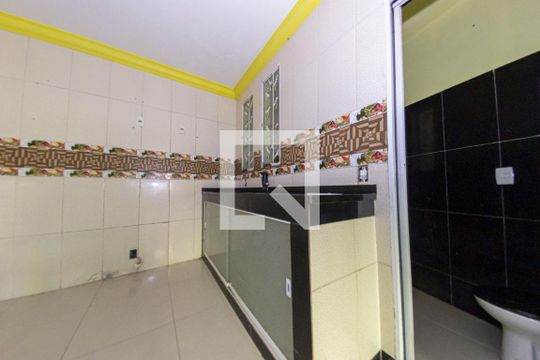 Cozinha de casa de condomínio para alugar com 2 quartos, 70m² em Bento Ribeiro, Rio de Janeiro