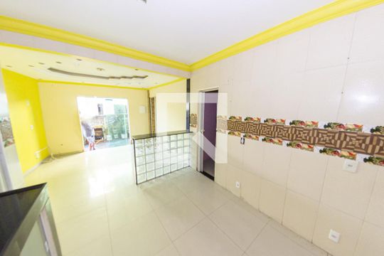 Cozinha de casa de condomínio para alugar com 2 quartos, 70m² em Bento Ribeiro, Rio de Janeiro