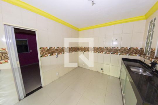 Cozinha de casa de condomínio para alugar com 2 quartos, 70m² em Bento Ribeiro, Rio de Janeiro