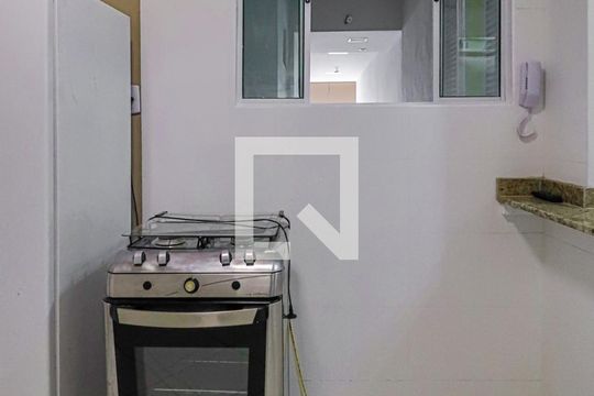 Cozinha e Área de Serviço de kitnet/studio para alugar com 1 quarto, 22m² em Cachoeirinha, Belo Horizonte