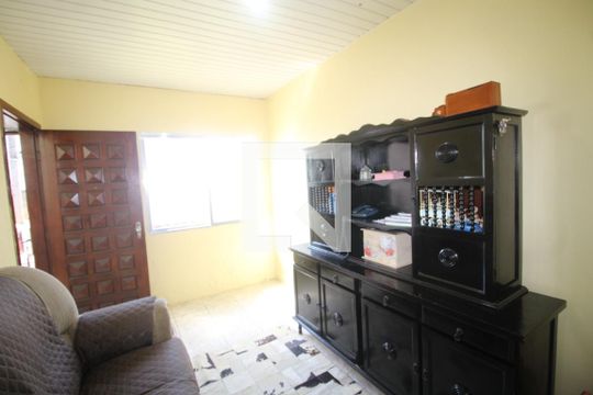 Sala de casa à venda com 3 quartos, 130m² em Guajuviras, Canoas