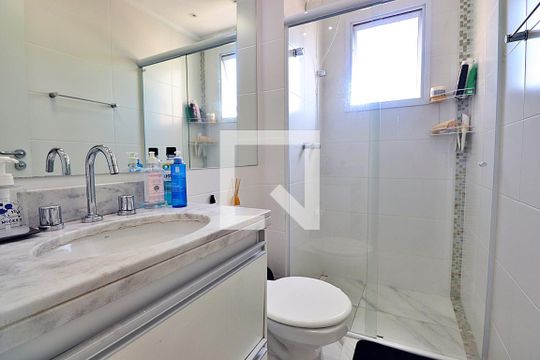 Banheiro de apartamento à venda com 2 quartos, 54m² em Jardim, Santo André
