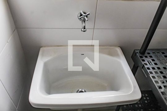 Área de Serviço de apartamento para alugar com 3 quartos, 130m² em Balneario Guarujá, Guarujá