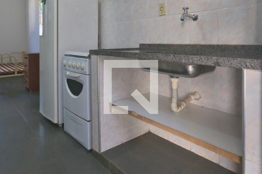 Sala/Cozinha de kitnet/studio para alugar com 1 quarto, 40m² em Jardim Santa Genebra Ii (barão Geraldo), Campinas