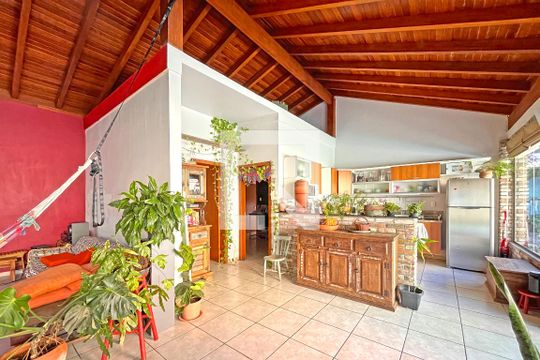Sala de casa à venda com 3 quartos, 292m² em Tristeza, Porto Alegre