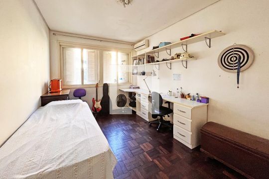 Quarto 2 de casa à venda com 3 quartos, 292m² em Tristeza, Porto Alegre