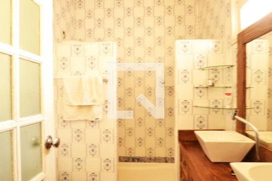 Banheiro da Suíte de casa à venda com 3 quartos, 292m² em Tristeza, Porto Alegre