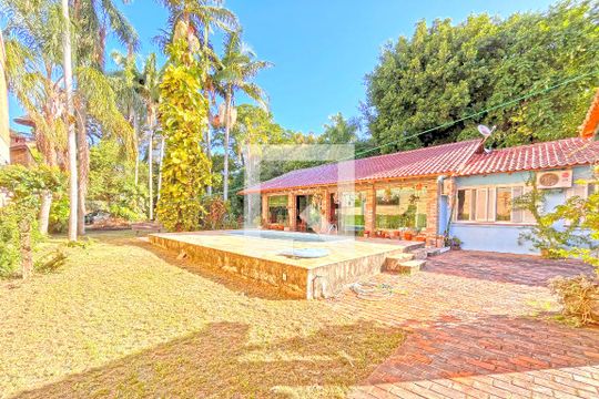 Piscina de casa à venda com 3 quartos, 292m² em Tristeza, Porto Alegre