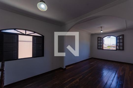 Sala 2 de casa à venda com 4 quartos, 211m² em Candelária, Belo Horizonte