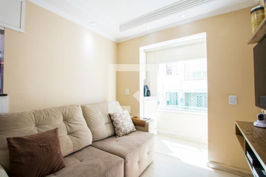 Sala de apartamento à venda com 3 quartos, 67m² em Parque São Vicente, Mauá