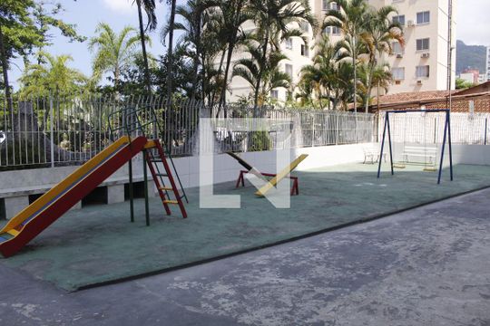 Apartamento para alugar com 2 quartos, 72m² em Vargem Pequena, Rio de Janeiro