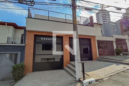 Fachada de casa à venda com 5 quartos, 390m² em Aclimação, São Paulo