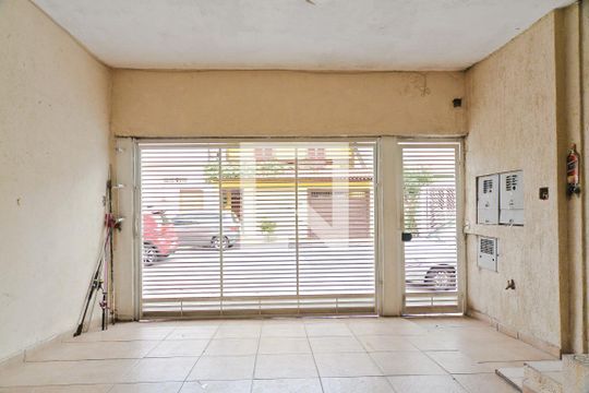 Garagem de casa à venda com 4 quartos, 230m² em Parque Peruche, São Paulo
