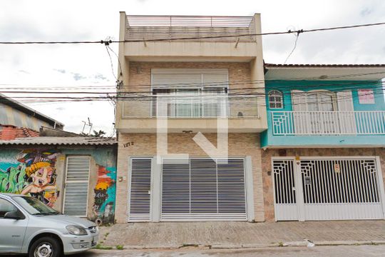 Fachada de casa à venda com 4 quartos, 230m² em Parque Peruche, São Paulo