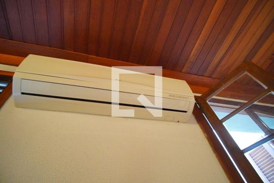 Sala  de casa à venda com 4 quartos, 340m² em Rio Branco, Porto Alegre
