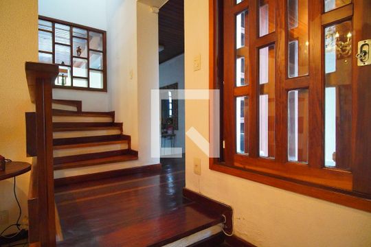 Acesso  as Quartos  de casa à venda com 4 quartos, 340m² em Rio Branco, Porto Alegre