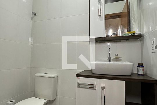 Banheiro de apartamento à venda com 2 quartos, 62m² em Pinheiro, São Leopoldo