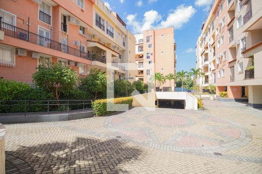Área comum de apartamento para alugar com 2 quartos, 75m² em Taquara, Rio de Janeiro