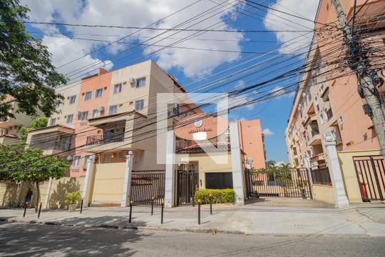 Fachada de apartamento para alugar com 2 quartos, 75m² em Taquara, Rio de Janeiro