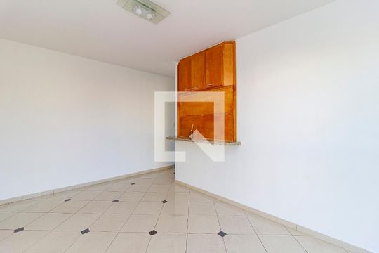 Sala de apartamento à venda com 3 quartos, 63m² em Vila das Belezas, São Paulo