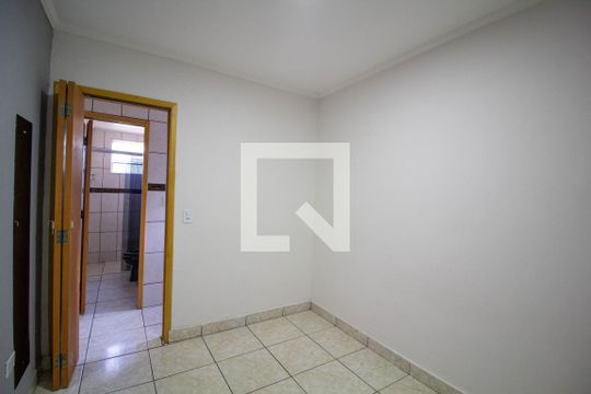 Quarto 2 de apartamento para alugar com 2 quartos, 55m² em Conjunto Residencial José Bonifácio, São Paulo