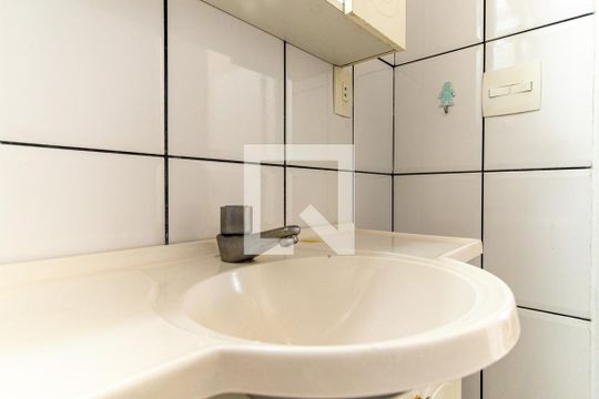 Banheiro - Torneira de apartamento para alugar com 2 quartos, 90m² em Santa Cecilia, São Paulo