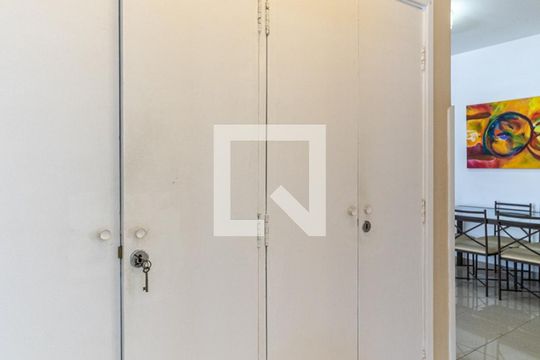 Corredor - Armário de apartamento para alugar com 2 quartos, 90m² em Santa Cecilia, São Paulo