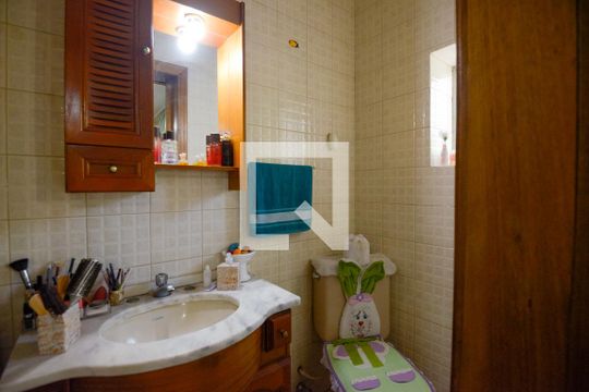 Banheiro de apartamento à venda com 4 quartos, 193m² em Menino Deus, Porto Alegre