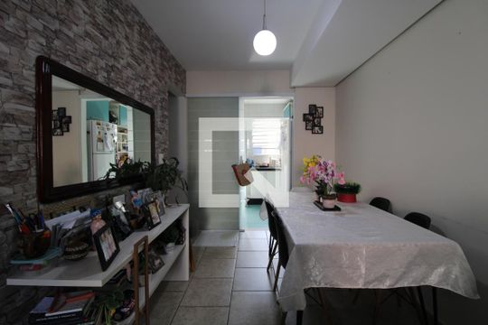 Sala de casa de condomínio à venda com 3 quartos, 101m² em Vila Campo Grande, São Paulo