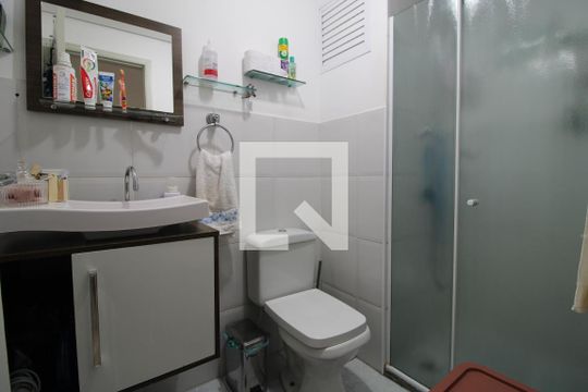 Banheiro comum de casa de condomínio à venda com 3 quartos, 101m² em Vila Campo Grande, São Paulo