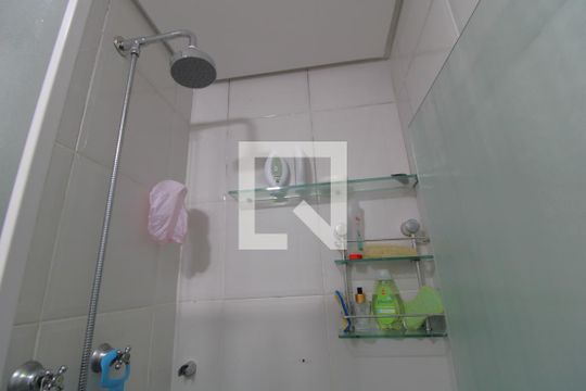 Chuveiro banheiro comum de casa de condomínio à venda com 3 quartos, 101m² em Vila Campo Grande, São Paulo