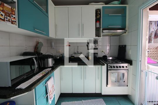 Cozinha de casa de condomínio à venda com 3 quartos, 101m² em Vila Campo Grande, São Paulo