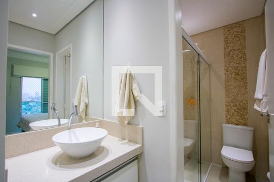 Banheiro de apartamento à venda com 2 quartos, 90m² em Vila Valparaíso, Santo André