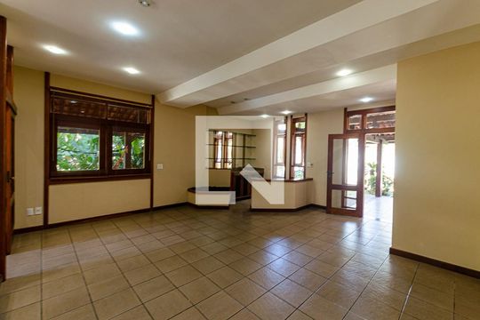 sala de casa de condomínio à venda com 7 quartos, 675m² em Largo da Batalha, Niterói