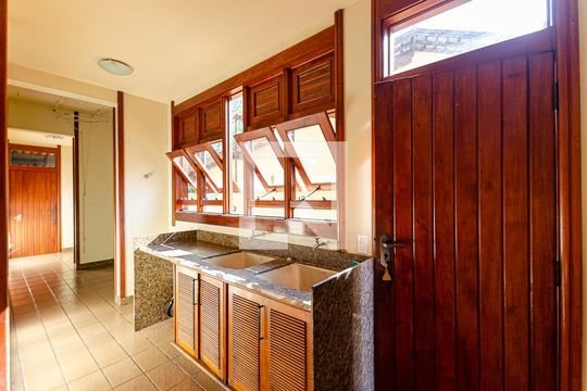 Área de Serviço de casa de condomínio à venda com 7 quartos, 675m² em Largo da Batalha, Niterói