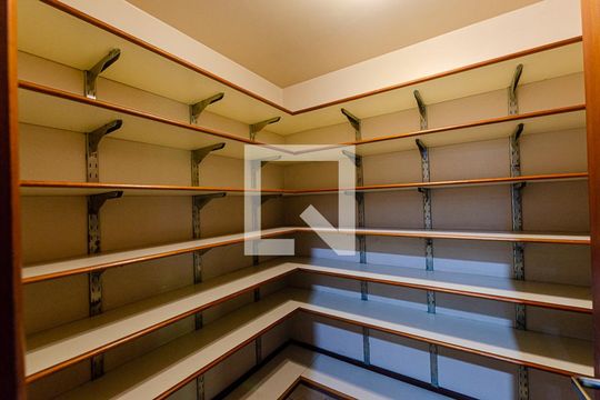 sala de casa de condomínio à venda com 7 quartos, 675m² em Largo da Batalha, Niterói