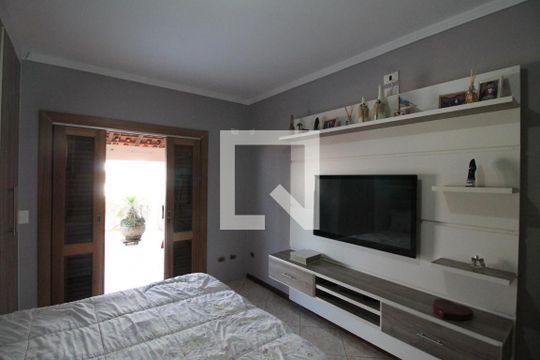 Quarto Suíte 1 de casa para alugar com 4 quartos, 200m² em Parque Boturussu, São Paulo