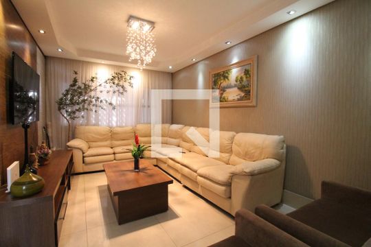 Sala   de casa para alugar com 4 quartos, 200m² em Parque Boturussu, São Paulo