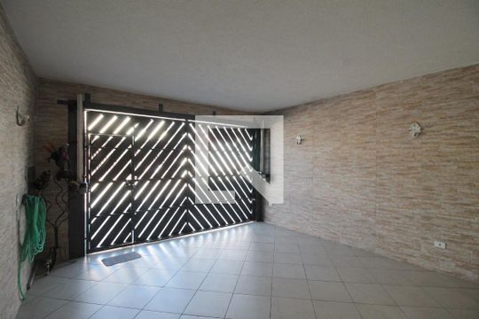Garagem de casa para alugar com 4 quartos, 200m² em Parque Boturussu, São Paulo