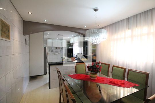 Cozinha de casa para alugar com 4 quartos, 200m² em Parque Boturussu, São Paulo