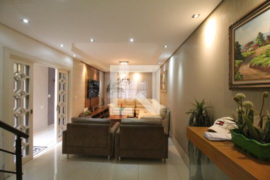 Sala   de casa para alugar com 4 quartos, 200m² em Parque Boturussu, São Paulo
