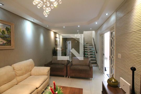 Sala   de casa para alugar com 4 quartos, 200m² em Parque Boturussu, São Paulo