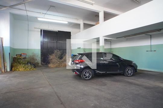 Garagem de casa para alugar com 4 quartos, 840m² em Santa Maria Goretti, Porto Alegre
