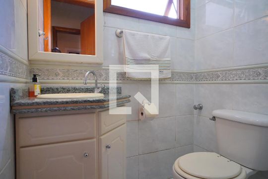 Lavabo de casa para alugar com 4 quartos, 840m² em Santa Maria Goretti, Porto Alegre