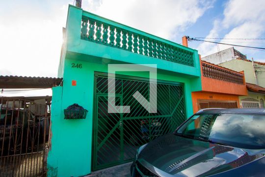 Fachada de casa à venda com 3 quartos, 262m² em Vila Progresso, Santo André
