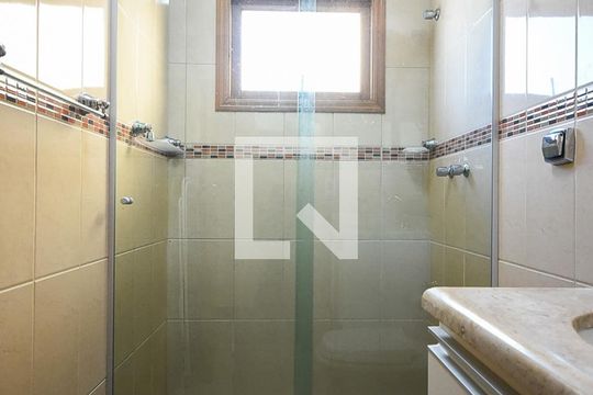 Banheiro suíte 1 de casa à venda com 4 quartos, 141m² em Paraíso do Morumbi, São Paulo