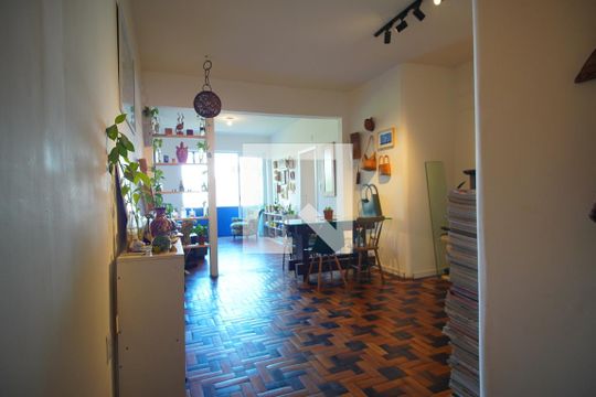 Sala de apartamento à venda com 2 quartos, 100m² em Rio Branco, Porto Alegre
